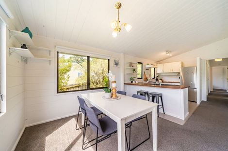Photo of property in 22 Whitechapel Grove, Stokes Valley, Lower Hutt, 5019