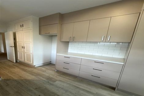 Photo of property in 208 Godley Road, Titirangi, Auckland, 0604