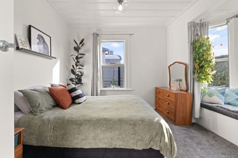 Photo of property in 37 Stanley Street, Kenmure, Dunedin, 9011