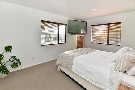 Photo of property in 2/1376 Whangaparaoa Road, Army Bay, Whangaparaoa, 0930