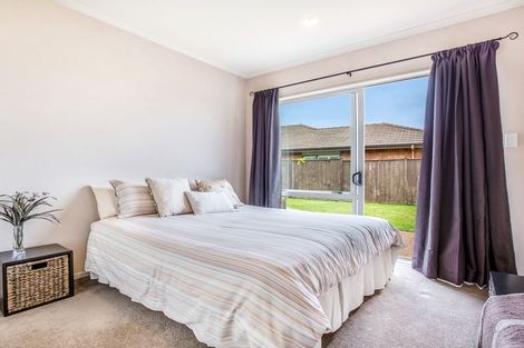 Photo of property in 34 Stranraer Crescent, Wattle Downs, Auckland, 2103
