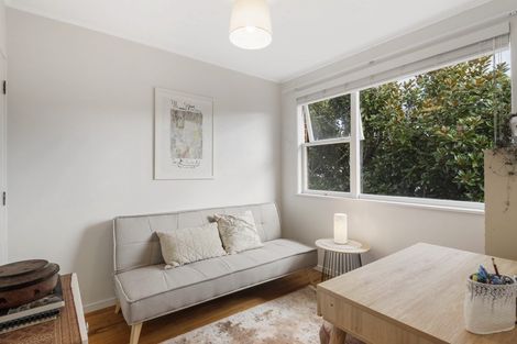 Photo of property in 4/20 Penning Road, Castor Bay, Auckland, 0620