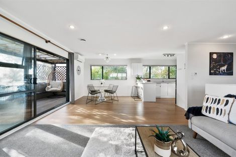 Photo of property in 123b Colwill Road, Massey, Auckland, 0614