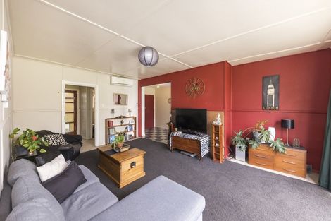 Photo of property in 73 Rangiora Avenue, Roslyn, Palmerston North, 4414