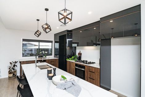 Photo of property in 44 Vaucluse Heights, Fitzherbert, Palmerston North, 4410