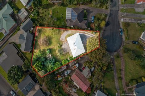 Photo of property in 15 Murray Road, Te Atatu Peninsula, Auckland, 0610