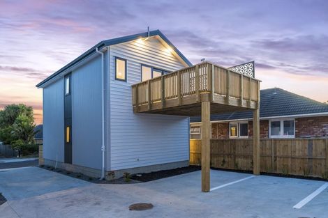 Photo of property in 35a Hereford Street, Te Atatu Peninsula, Auckland, 0610