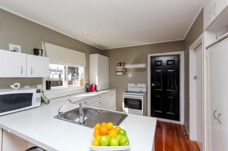 Photo of property in 15 York Crescent, Westown, New Plymouth, 4310