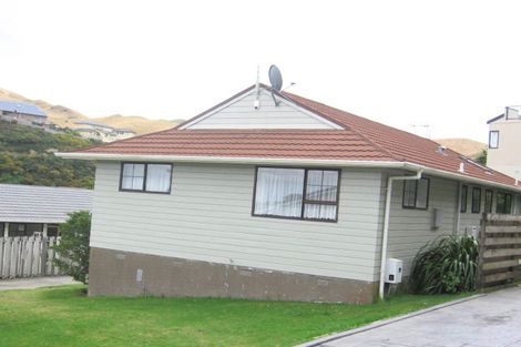 Photo of property in 5 Tullamore Way, Johnsonville, Wellington, 6037