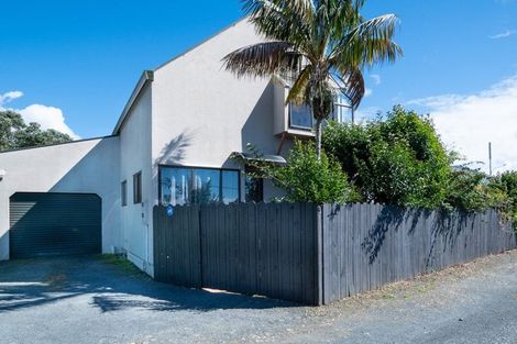Photo of property in 1/283 Royal Road, Massey, Auckland, 0614