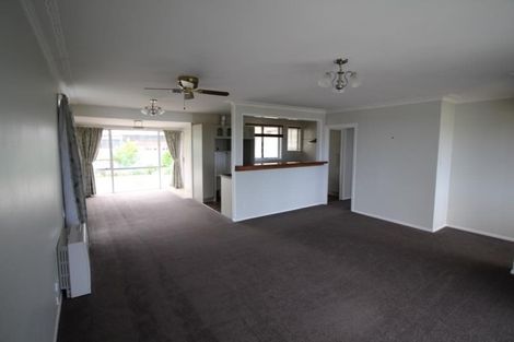 Photo of property in 1 Gaede Terrace, Sunnyvale, Auckland, 0612