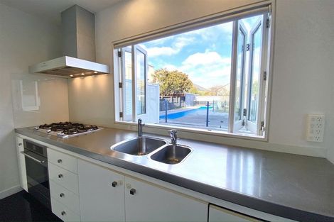 Photo of property in 100 Esplanade, Sumner, Christchurch, 8081