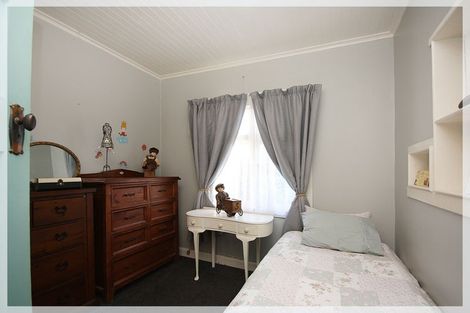 Photo of property in 27 Punga Street, Tangimoana, 4822