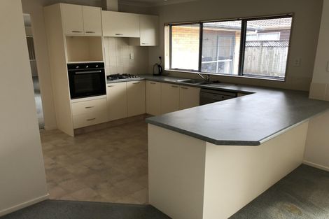 Photo of property in 35 Huntington Drive, Huntington Park, Auckland, 2013