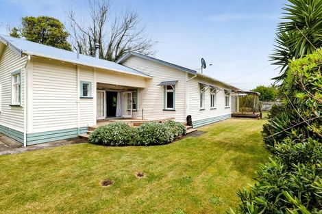 Photo of property in 10 Cameron Street, Hawera, 4610