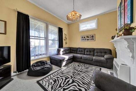 Photo of property in 30 Collins Street, Hawera, 4610