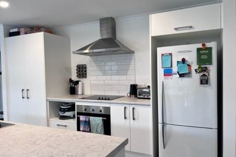 Photo of property in 18 Bridle Way, Omokoroa, 3114