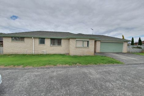 Photo of property in 17 Scotts Field Drive, Takanini, 2112