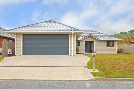 Photo of property in 12 Mcewen Crescent, Riverstone Terraces, Upper Hutt, 5018