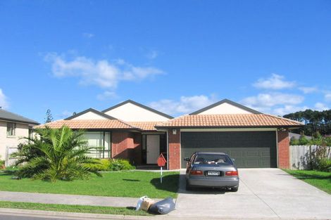 Photo of property in 14 Parkcrest Drive, Henderson, Auckland, 0612