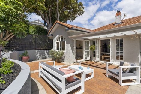 Photo of property in 21 Rattray Street, Devonport, Auckland, 0624