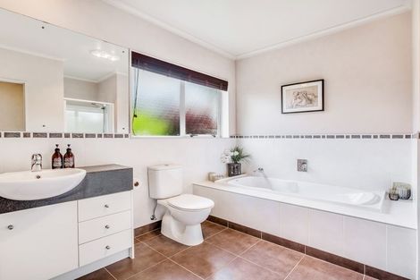 Photo of property in 34 Stranraer Crescent, Wattle Downs, Auckland, 2103