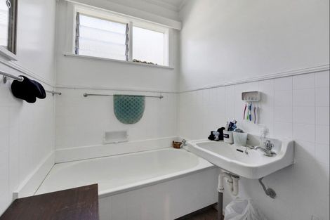 Photo of property in 2 Tawa Street, Gonville, Whanganui, 4501