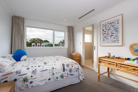 Photo of property in 1/30 Ocean View Road, Milford, Auckland, 0620