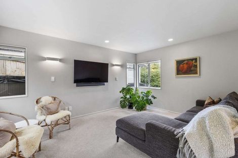 Photo of property in 2/19 Kenmure Avenue, Forrest Hill, Auckland, 0620