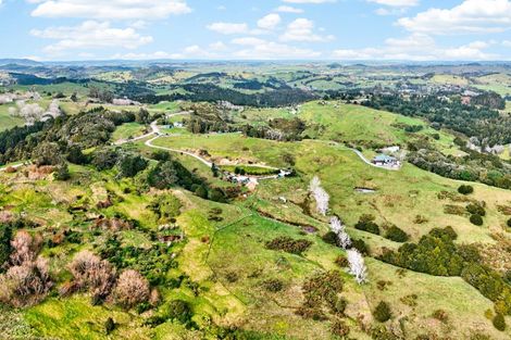 Photo of property in 63 Porter Road, Paparoa, 0571
