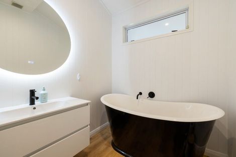 Photo of property in 23 Williams Street, Cambridge, 3434