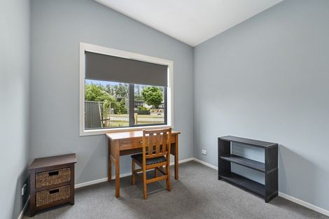 Photo of property in 15a Roberts Street, Martinborough, 5711