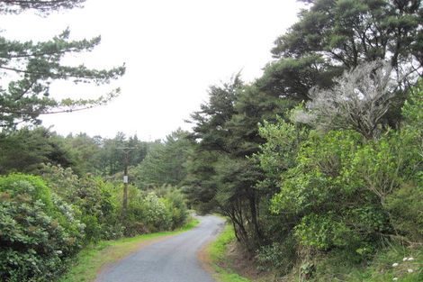 Photo of property in 23 Te Henga Road, Waitakere, Henderson, 0781