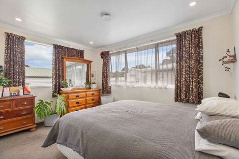 Photo of property in 26 Sunline Avenue, Massey, Auckland, 0614