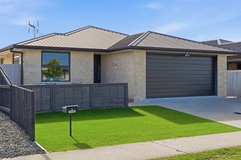 Photo of property in 3 Piata Street, Papamoa Beach, Papamoa, 3118