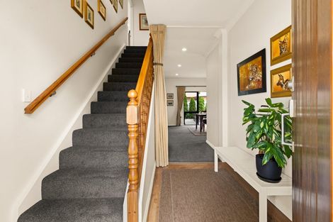 Photo of property in 2 Redwood Close, Havelock North, 4130