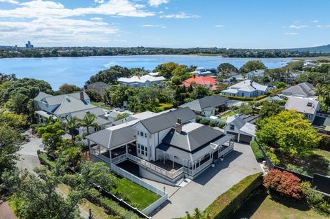 Photo of property in 48 Stanley Point Road, Stanley Point, Auckland, 0624