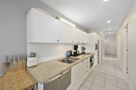 Photo of property in 17b Hania Street, Mount Victoria, Wellington, 6011