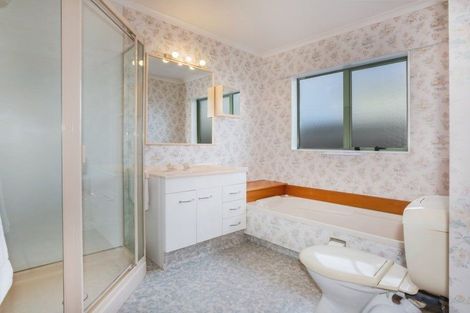 Photo of property in 80a Oxford Street, Tawa, Wellington, 5028