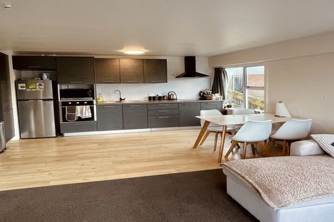 Photo of property in 2/32 Akaroa Drive, Maupuia, Wellington, 6022