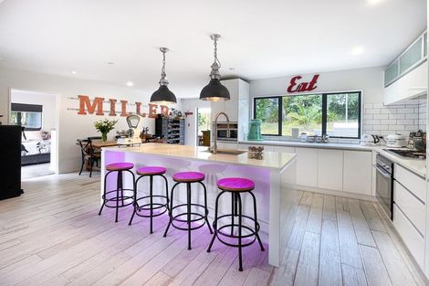 Photo of property in 12 Opanuku Road, Henderson Valley, Auckland, 0612