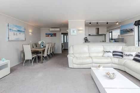 Photo of property in 1/11 Pounamu Place, Shelly Park, Auckland, 2014