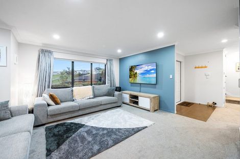 Photo of property in 20 Ina Ville Drive, Pukekohe, 2120