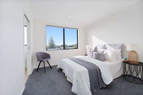 Photo of property in 5/5 Peachgrove Road, Te Atatu Peninsula, Auckland, 0610