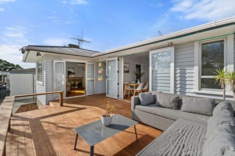 Photo of property in 15a Queen Road, Bellevue, Tauranga, 3110