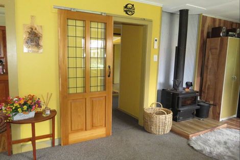 Photo of property in 20 Ramsay Street, Blacks Point, Reefton, 7830