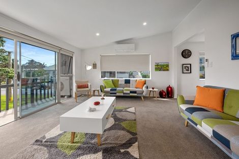 Photo of property in 3/15 Omana Road, Milford, Auckland, 0620