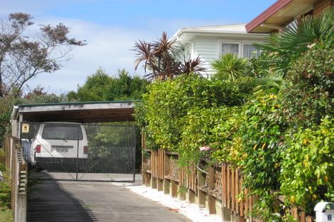 Photo of property in 1/6 Barron Drive, Green Bay, Auckland, 0604