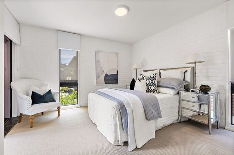 Photo of property in 17 Clyside Avenue, Half Moon Bay, Auckland, 2012