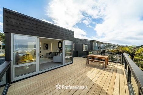 Photo of property in 2 Stanhope Grove, Korokoro, Lower Hutt, 5012